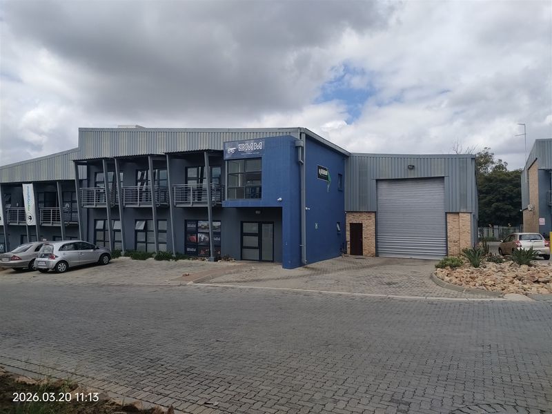 947m2  Warehouse  - TO LEASE or FOR SALE at R9 540 000.00 plus vat - Photo 2