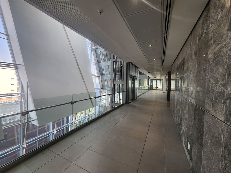 1976sqm Office space to let in Sandton - Photo 4