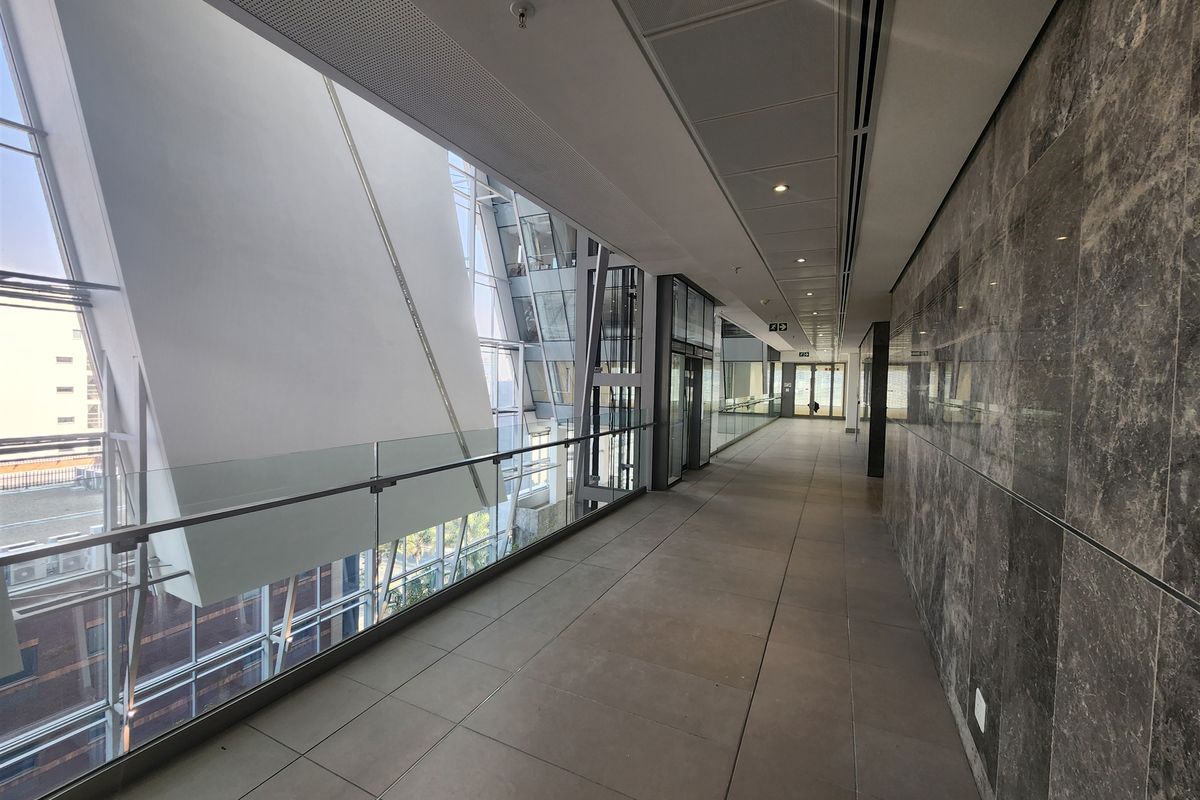 1976sqm Office space to let in Sandton - Photo 4