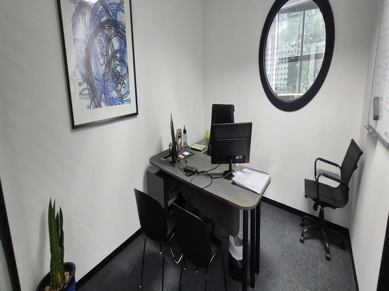 693.61sqm Office to let in Illovo - Photo 8