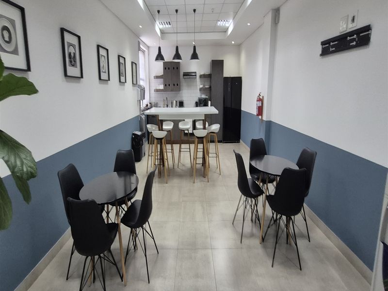 693.61sqm Office to let in Illovo - Photo 10