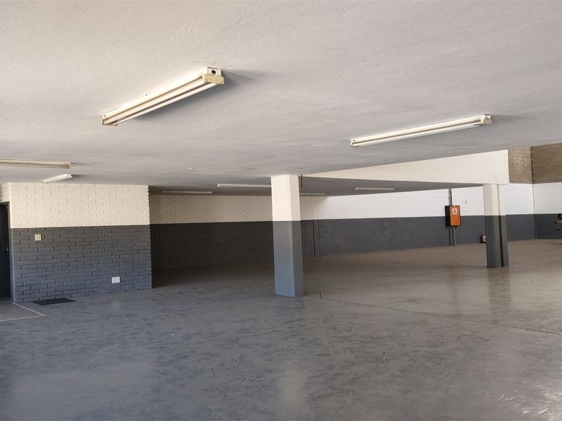 567m2  Warehouse  - TO LEASE - Photo 10