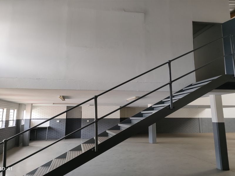 567m2  Warehouse  - TO LEASE - Photo 7