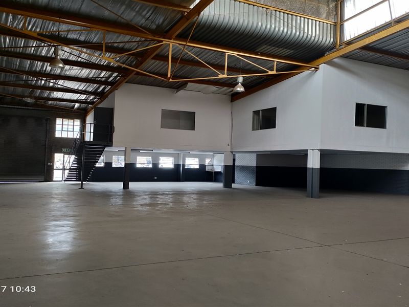567m2  Warehouse  - TO LEASE - Photo 4