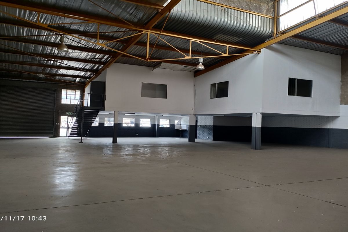 567m2  Warehouse  - TO LEASE - Photo 4
