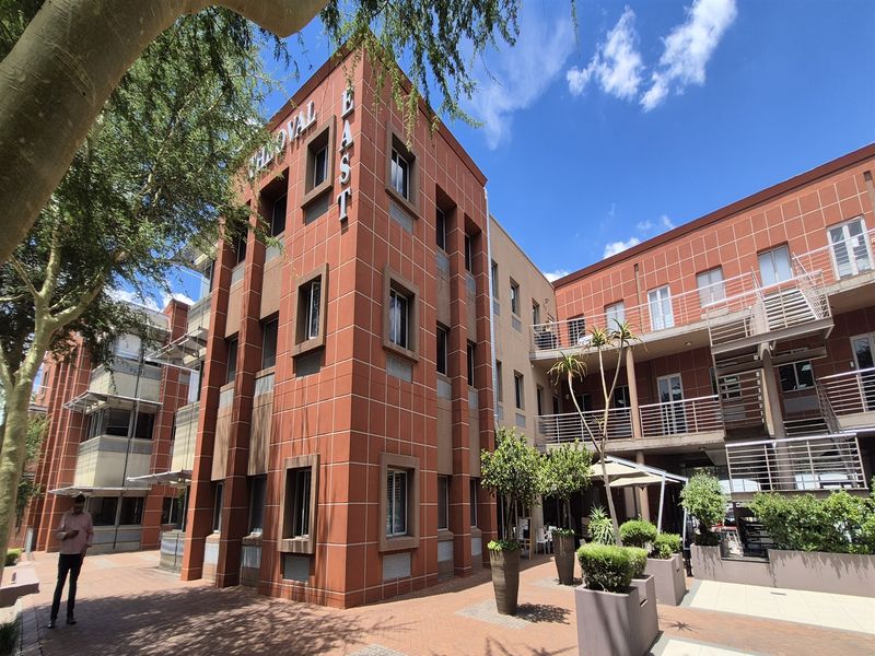 641m2 Offices to let in Illovo, Sandton - Photo 2
