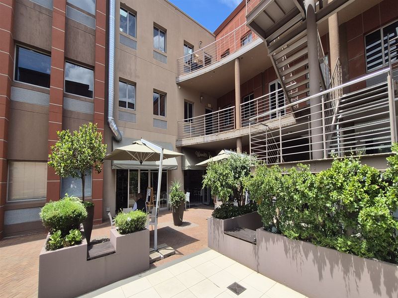 641m2 Offices to let in Illovo, Sandton - Photo 3