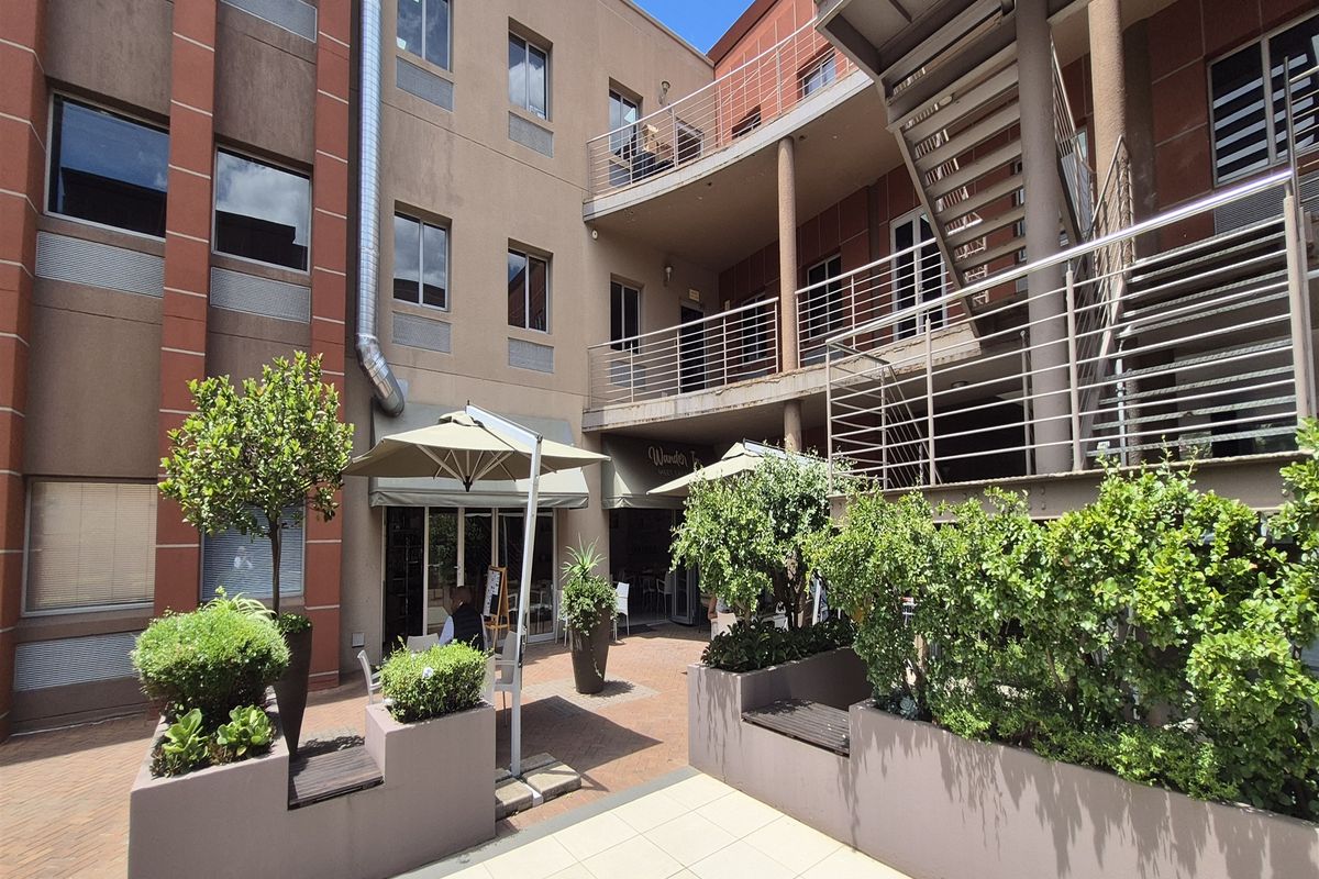 641m2 Offices to let in Illovo, Sandton - Photo 3