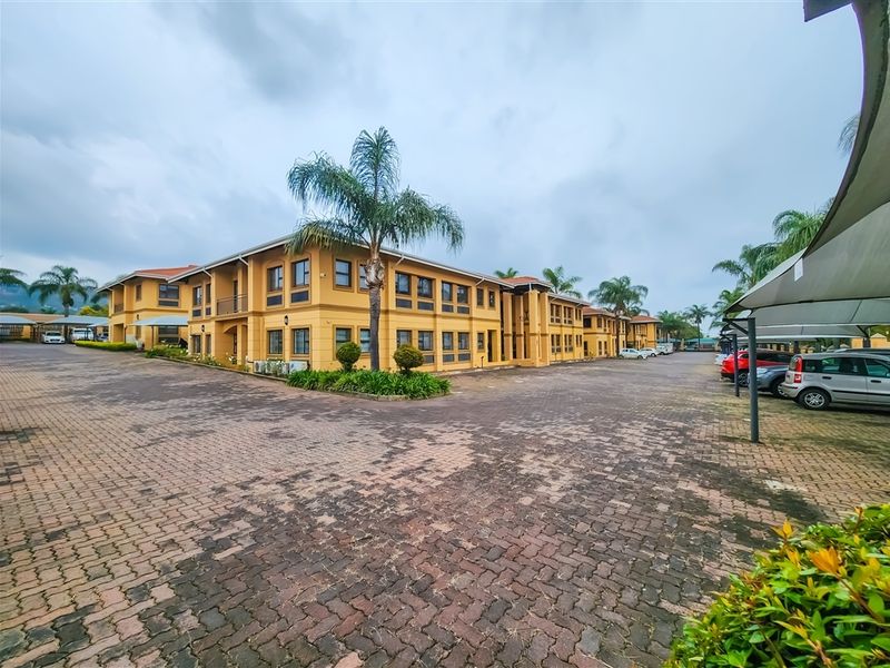 1048m2 Entire Builidng to let in Allen's Nek - Photo 2