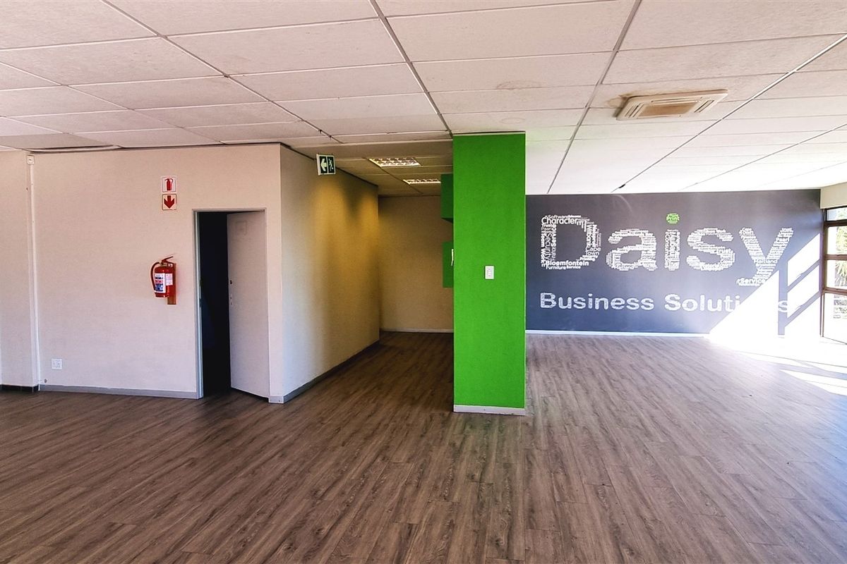 Office space to let in Bryanston - Photo 5