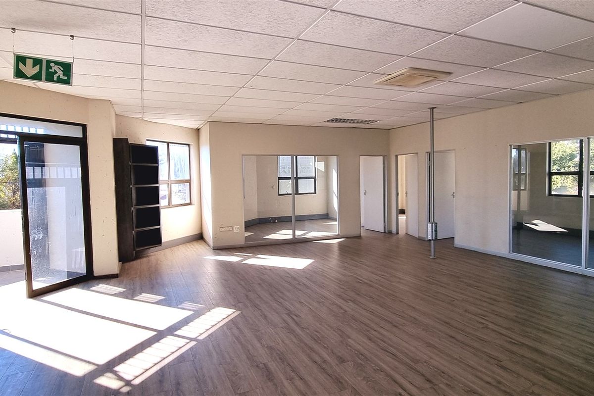 Office space to let in Bryanston - Photo 4