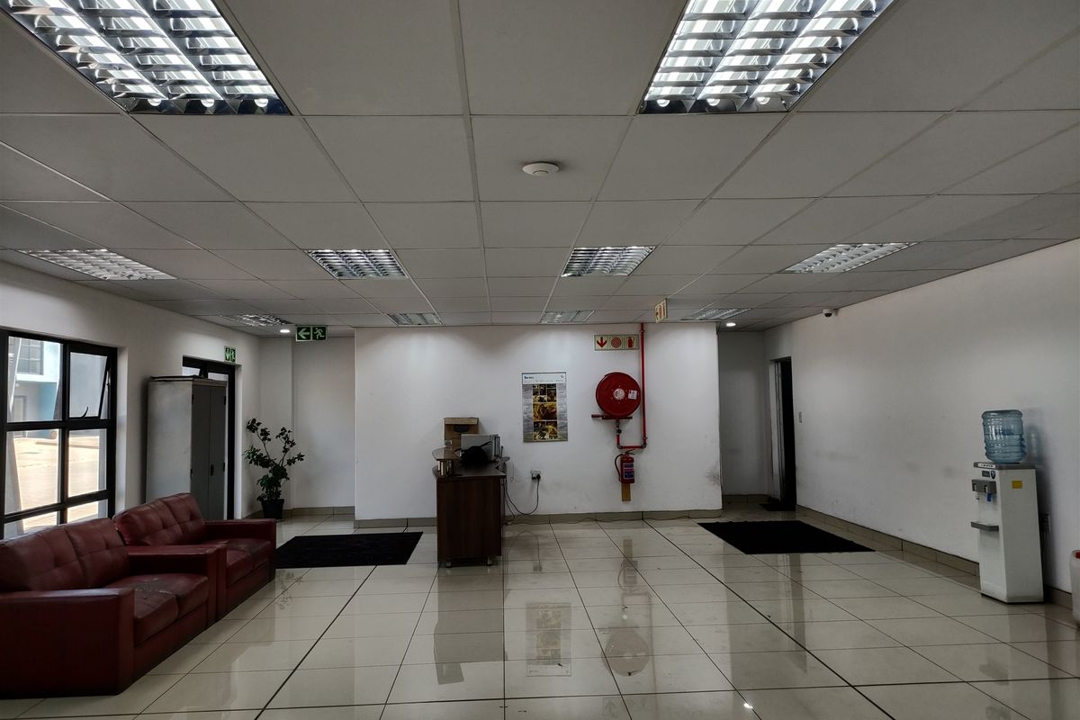 12925m2  Warehouse  - FOR SALETor TO LEASE - Photo 4