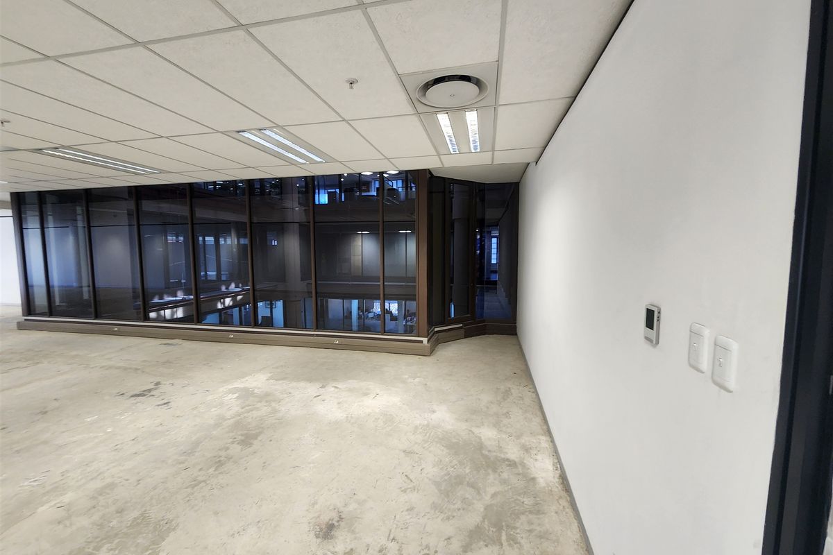 213sqm Offices to let in Sandton - Photo 4