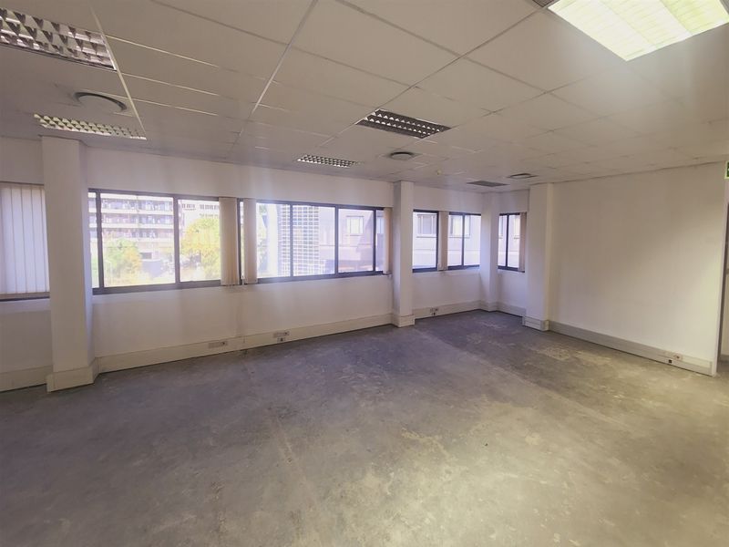 1929,74sqm Offices to let in Sandown, Sandton - Photo 10