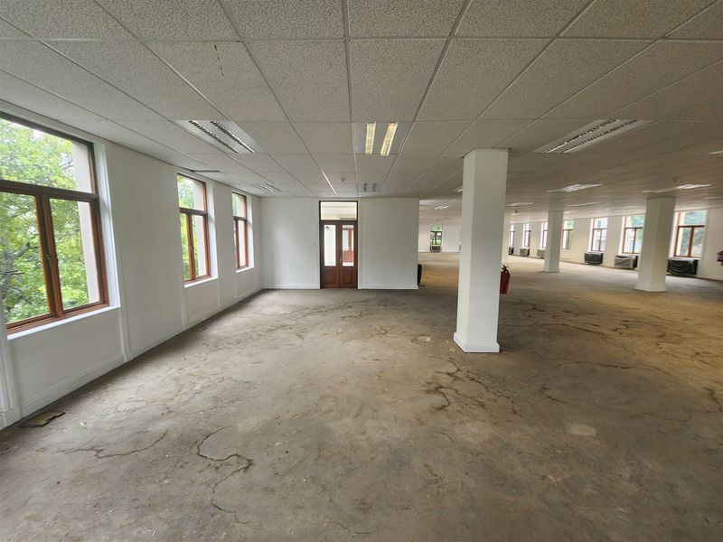 684,39smq Office space to let in Strathavon, Sandton - Photo 7