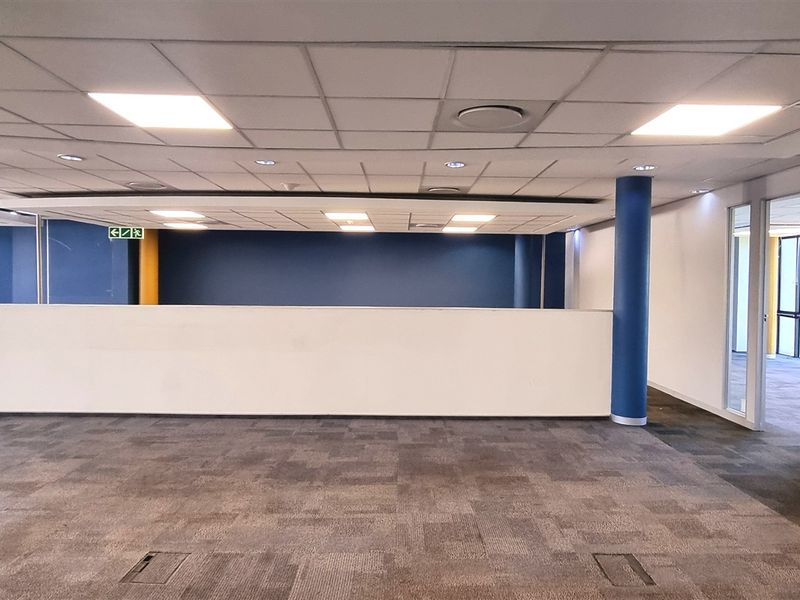 Freestanding building to let in Woodmead North - Photo 6