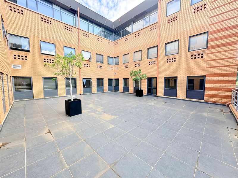 Office building to let - Photo 6