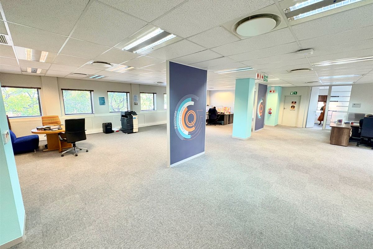 Office building to let - Photo 3