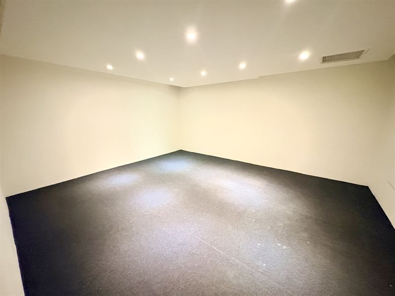 Office space to let - Photo 6