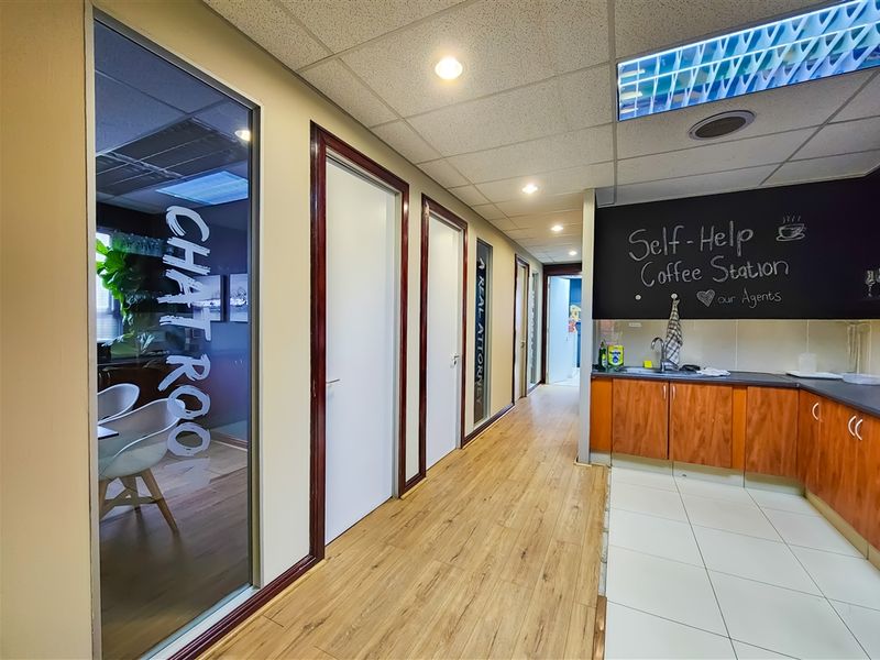 383m2 Ground Floor Office to Let in Allen's Nek - Photo 10