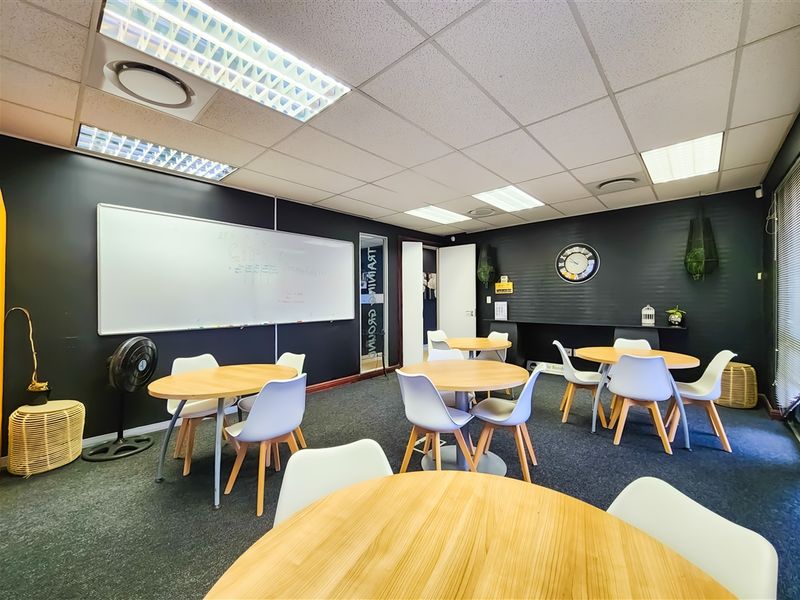 383m2 Ground Floor Office to Let in Allen's Nek - Photo 8