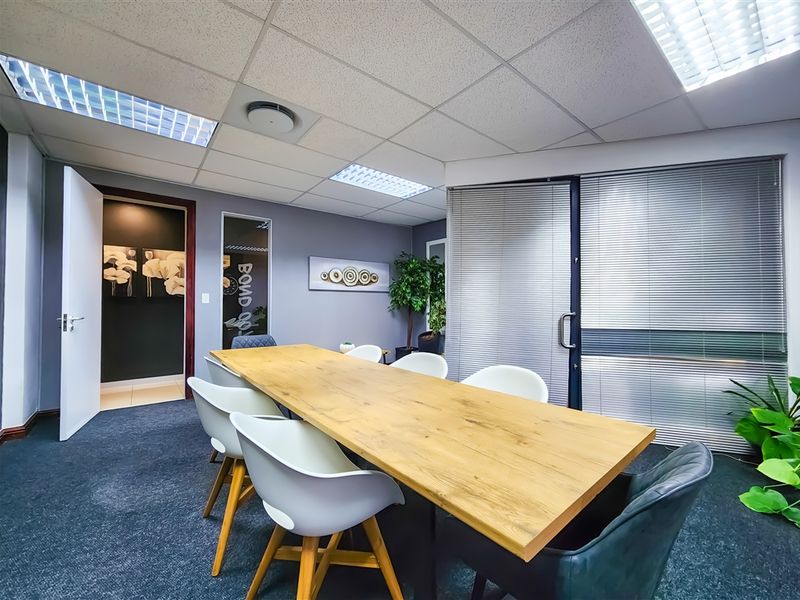383m2 Ground Floor Office to Let in Allen's Nek - Photo 7
