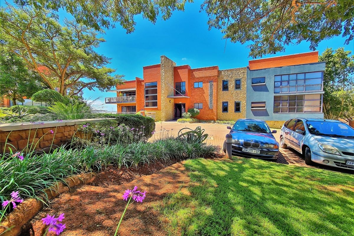 383m2 Ground Floor Office to Let in Allen's Nek - Photo 2
