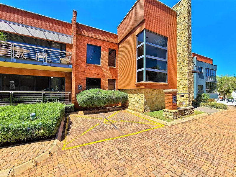 383m2 Ground Floor Office to Let in Allen's Nek - Photo 4