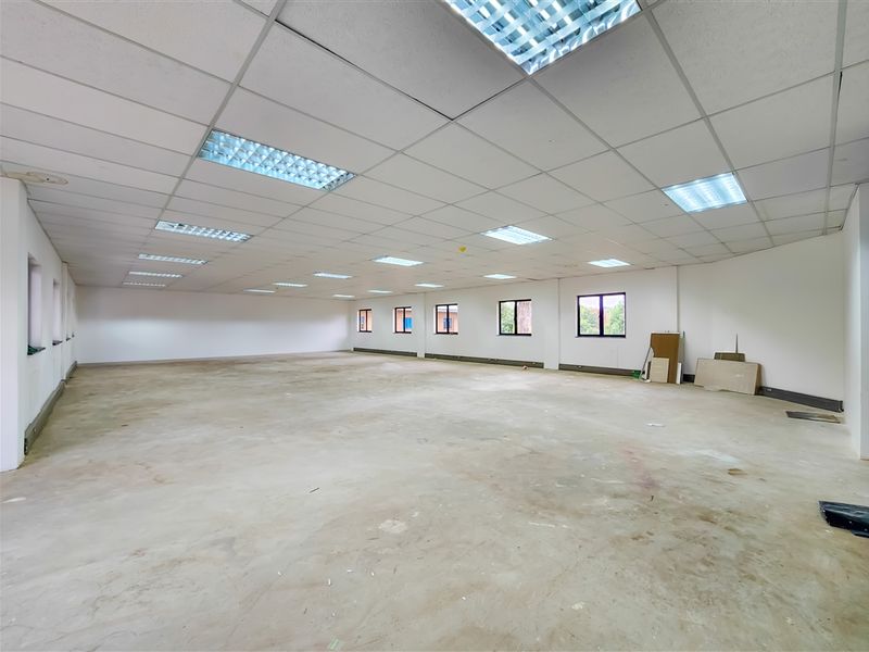 220m2 First Floor Office to Let in Constantia Kloof - Photo 8