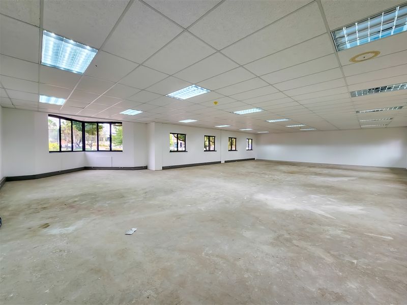 220m2 First Floor Office to Let in Constantia Kloof - Photo 7