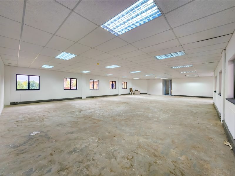 220m2 First Floor Office to Let in Constantia Kloof - Photo 10