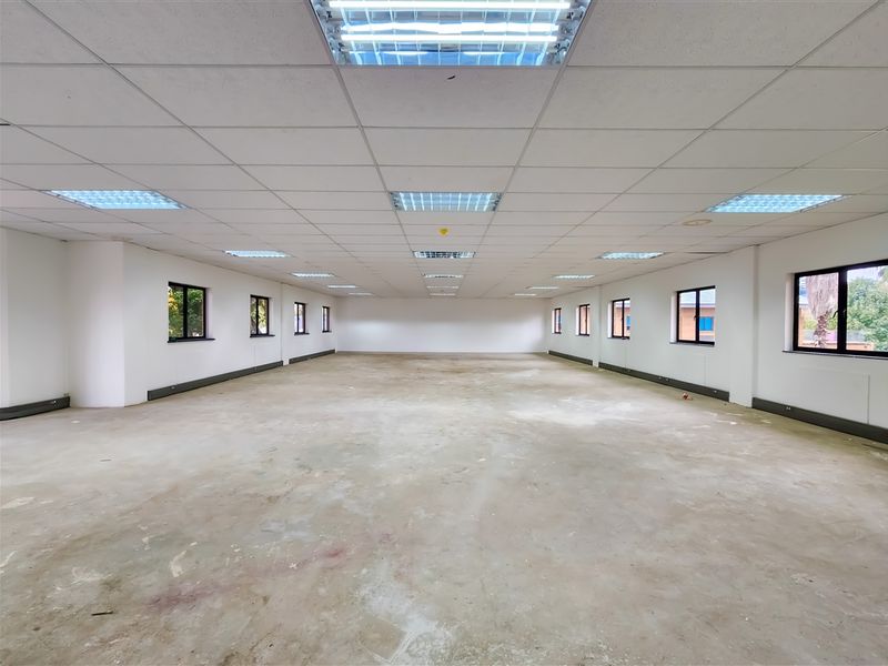 220m2 First Floor Office to Let in Constantia Kloof - Photo 9