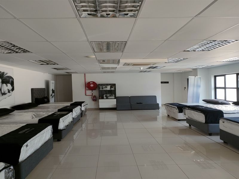 1587m2  Warehouse  - TO LEASE or for Sale - Photo 3