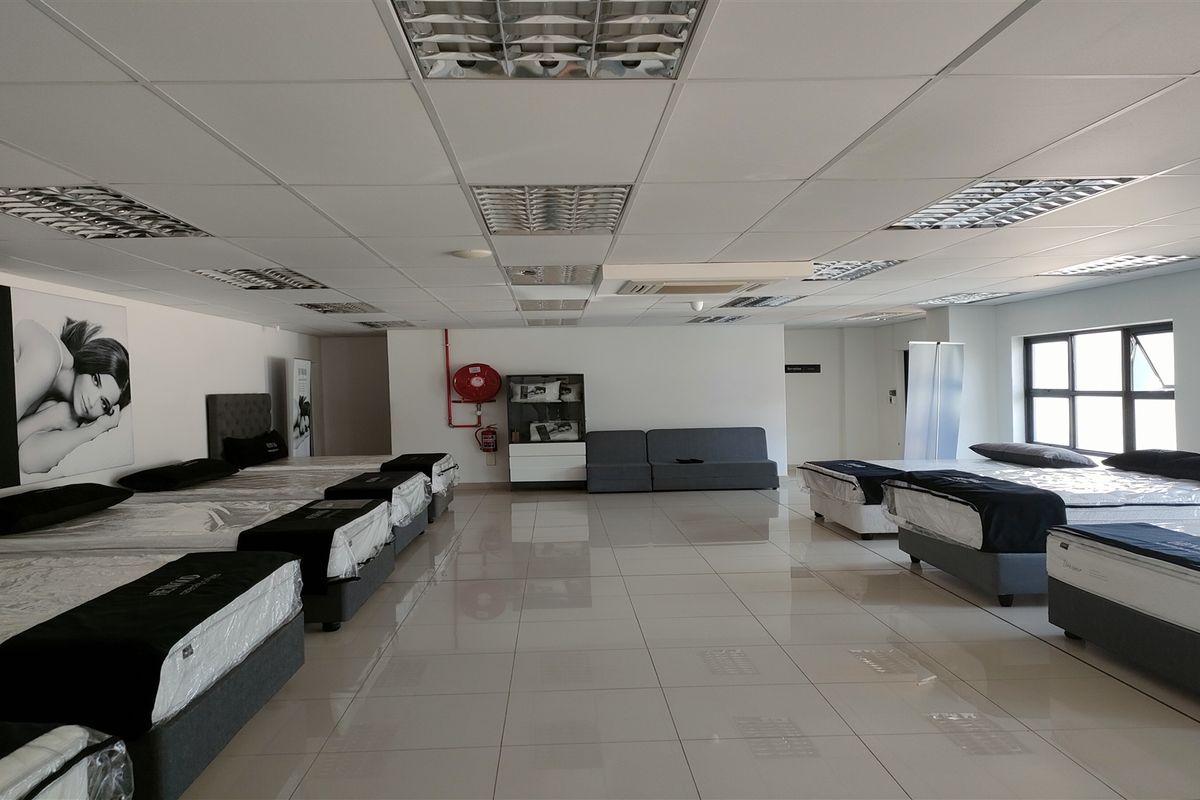 1587m2  Warehouse  - TO LEASE or for Sale - Photo 3