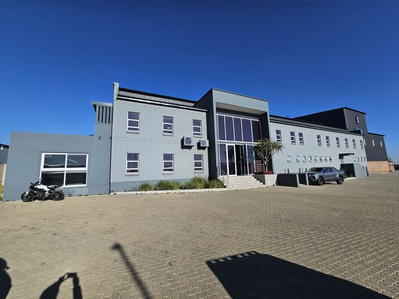 TO LET - Factory/Warehouse - Centurion West - Photo 3