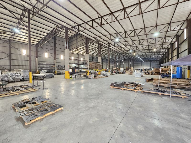 TO LET - Factory/Warehouse - Centurion West - Photo 2