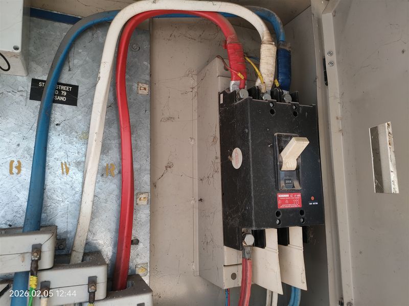 1450m2  Warehouse  - TO LEASE or FOR SALE R 5000 000 Plus VAT - Photo 7