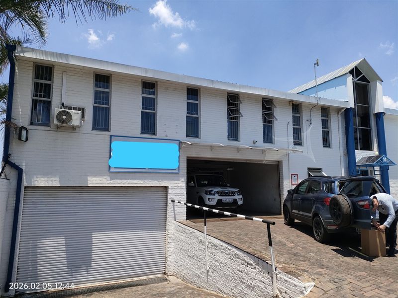 1450m2  Warehouse  - TO LEASE or FOR SALE R 5000 000 Plus VAT - Photo 2