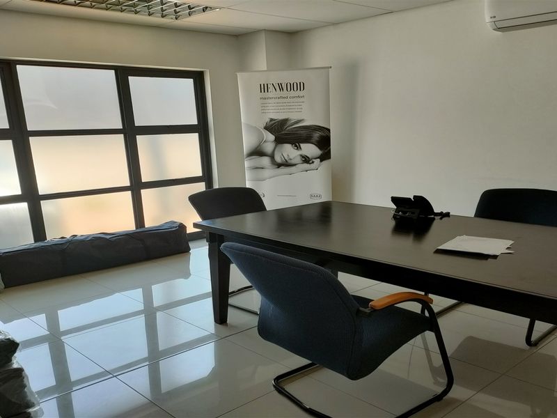 1587m2  Warehouse  - FOR SALE R14 759 100.00 or TO LEASE at R115 851.00 - BOTH plus VAT - Photo 5