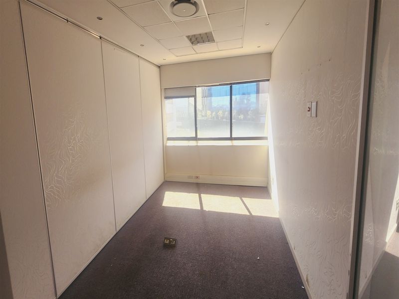 1502.77sqm Offices to let in Sandown, Sandton - Photo 9