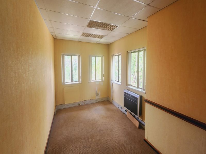 335sqm Offices to let in Sandown, Sandtown - Photo 7