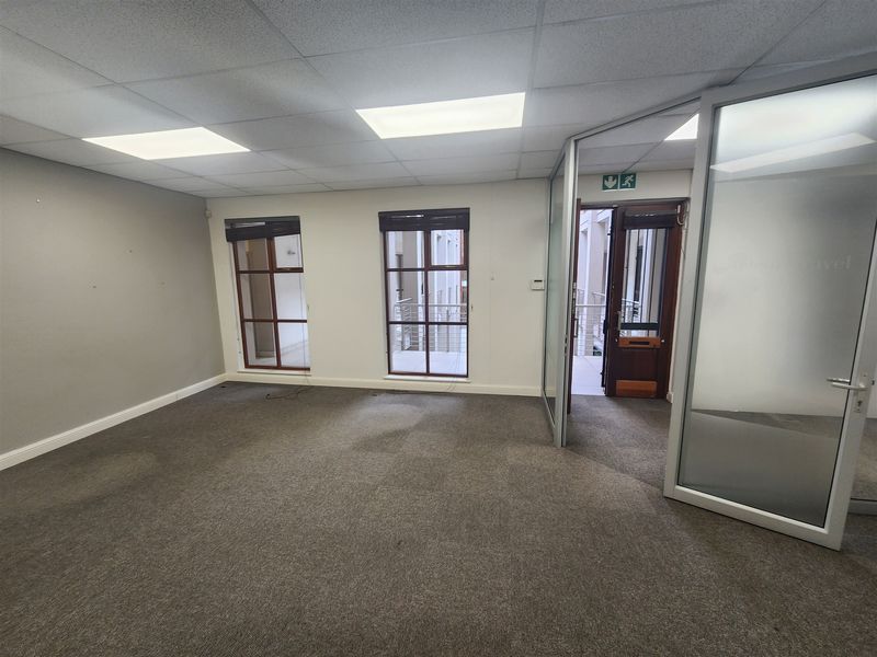 386.58sqm Office space to let in Strathavon, Sandton - Photo 4