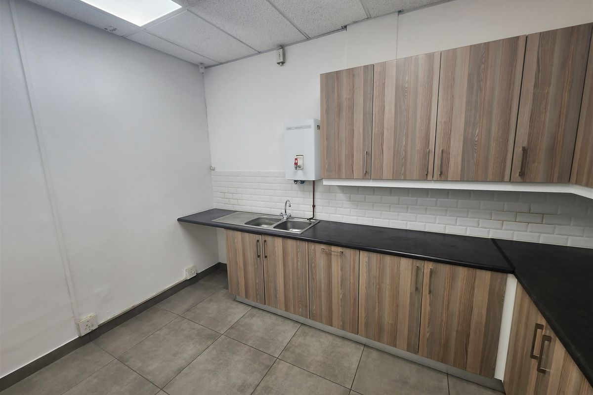 386.58sqm Office space to let in Strathavon, Sandton - Photo 5