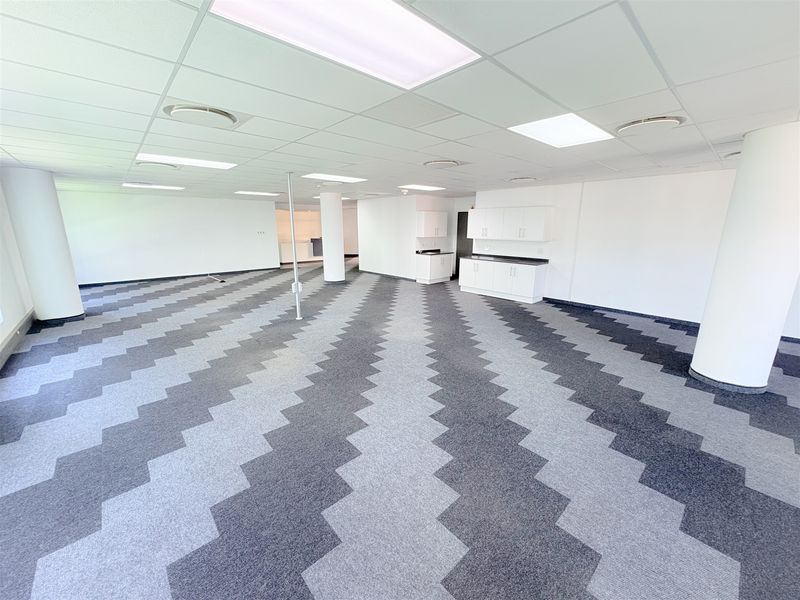 Office space to let - Photo 6