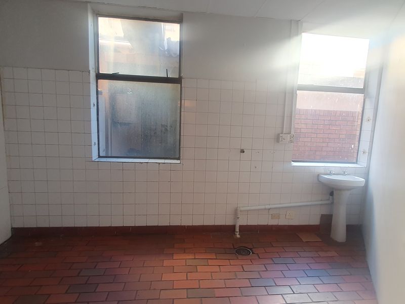 Prime Commercial Property To Let- Marine Drive Bluff - Photo 8