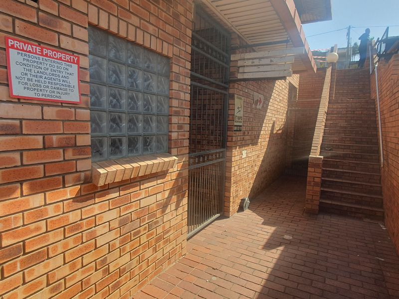 Prime Commercial Property To Let- Marine Drive Bluff - Photo 1