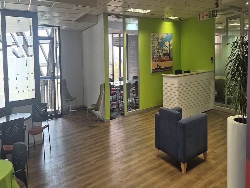8063,65sqm Office to Let in Rosebank - Photo 10