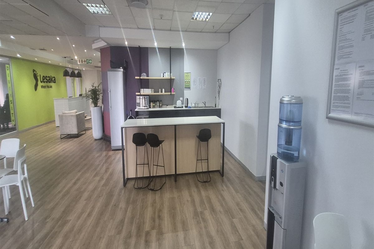 8063,65sqm Office to Let in Rosebank - Photo 3