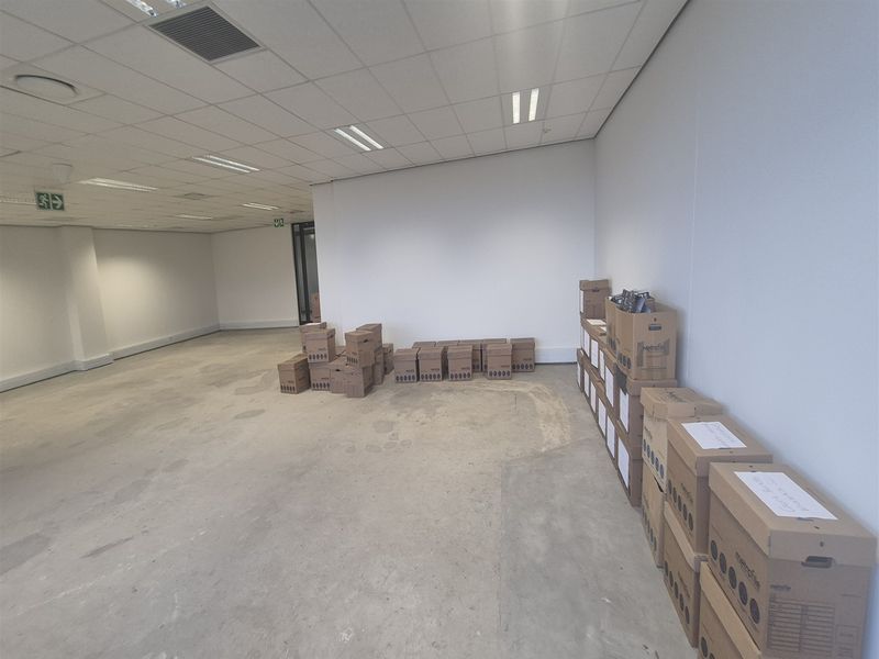 197.33sqm Office to let I Illovo, Sandton - Photo 7