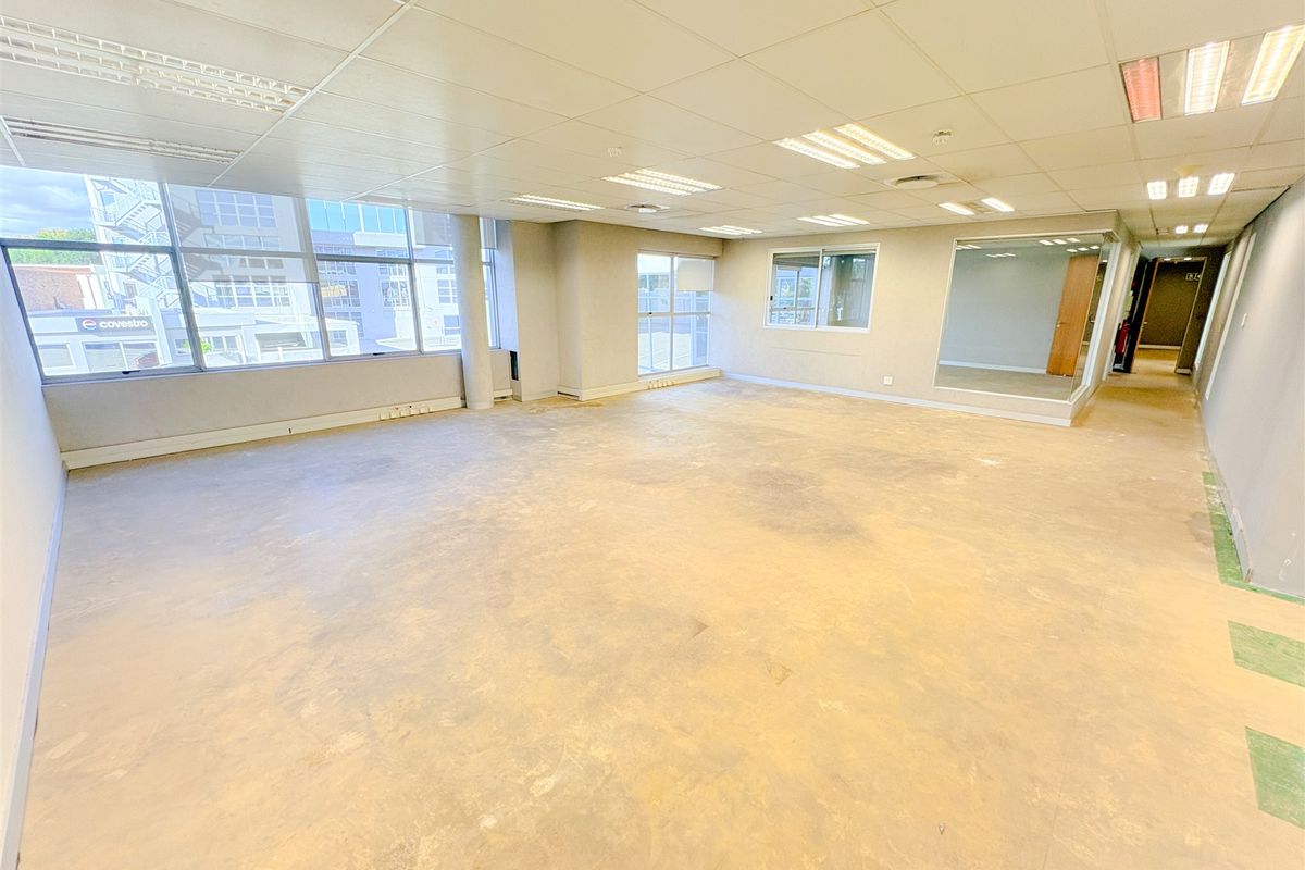 Office to let - Photo 3